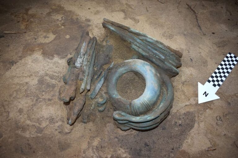 Un maestro metalúrgico enterró en Polonia un tesoro de metales de la Península Ibérica hace 2.500 años.